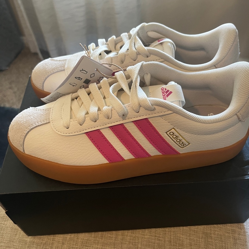 NWT Adidas VL Court 3.0 Sneakers Women’s Size 6